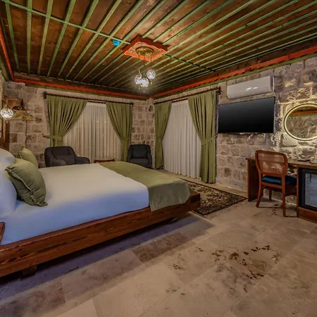 Hotel Latona Stone Palace