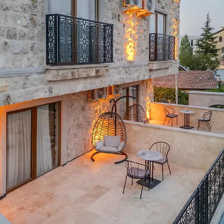 Latona Stone Palace Hotel