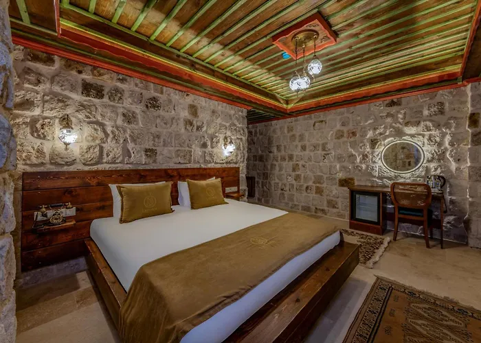 Latona Stone Palace Hotell