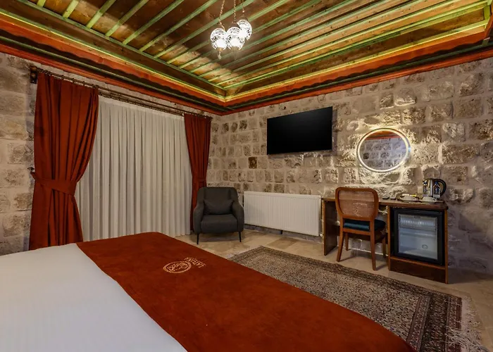 Hotell Latona Stone Palace *